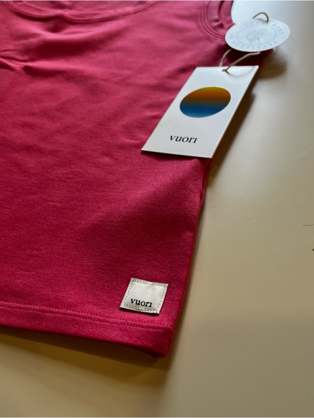 NWT Vuori Halo Essential Scoop Tank in Sunset Pink Heather - Picture 6 of 6